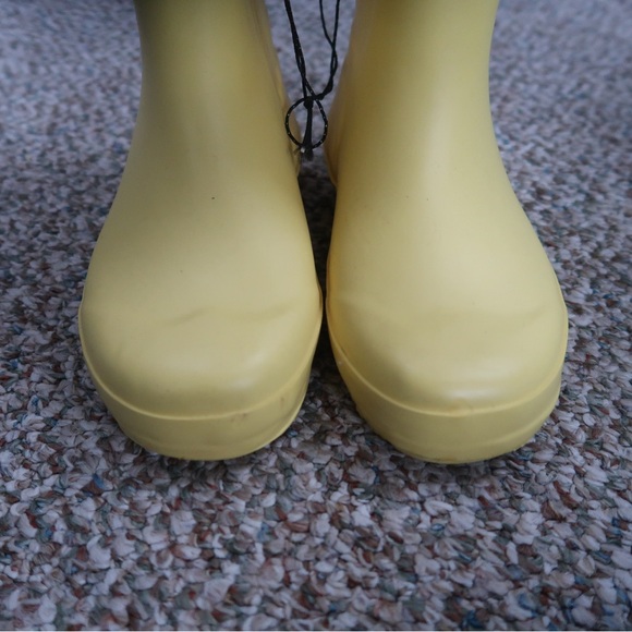 Hunter X Target youth boots in yellow
Limited Collab
Exclusive - Picture 5 of 5